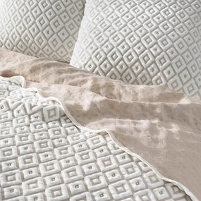 Biały/beżowy zestaw narzuty na łóżko i poszewki na poduszkę z mikrowłókna 220x240 cm Joana – douceur d'intérieur