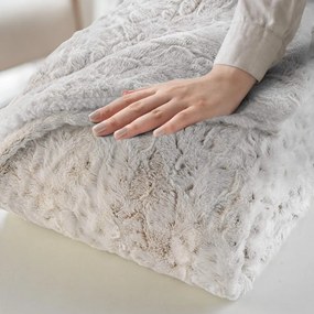 Szarobeżowy koc ze sztucznego futra 220x240 cm Alaska – douceur d'intérieur