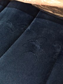 Promocja Niebieskie aksamitne krzesło LAVA z czarnymi nogami II gatunek