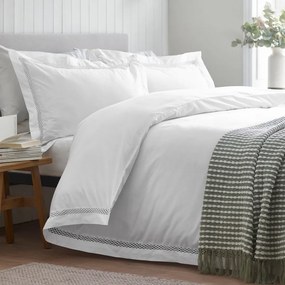 Biała pościel dwuosobowa 230x220 cm Classic Lattice Lace – Catherine Lansfield