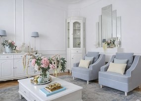 Witryna do salonu narożna biała Aria, wymiary 65x65x200 cm. Górna część przeszklona, dolna zamknięta. Witryna ma szafkę i szufladę. Angielski styl.