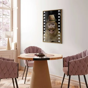 Plakat Małpa w kapeluszu 40x60 cm z ramą złotą bez marginesu ARTGEIST B