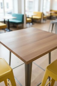 Wysoki stó z naturalnego drewna Torix 60 cm