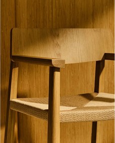 Fotel jadalniany z podłokietnikami z litego drewna dębowego w naturalnym kolorze Idun – Kave Home