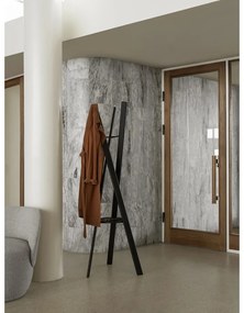 Czarny wieszak z litego drewna dębowego 62x176 cm Rakku – Blomus