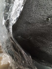 PROMOCJA Ciemnoszare krzesło aksamitne COMO z czarnymi nogami II. jakość