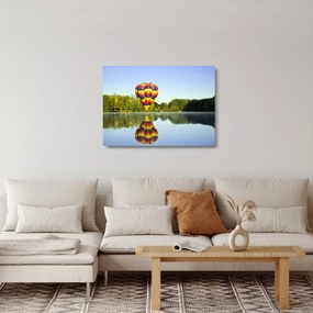 Obraz na szkle - balon na ogrzane powietrze nad jeziorem (70x50 cm)