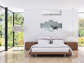 Obraz - Łoś w śnieżnym lesie (125x70 cm)