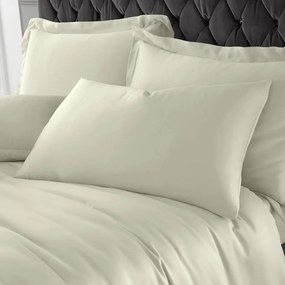 Beżowa satynowa pościel dwuosobowa 230x220 cm Silky Soft – Catherine Lansfield