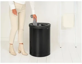 Metalowy kosz na pranie w kolorze matowej czerni 55 l Selector – Brabantia