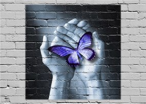 Obraz na szkle - Fioletowy motyl na ścianie (70x50 cm)