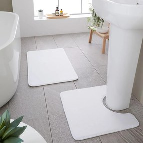 Białe dywaniki łazienkowe do WC z pianki pamięciowej zestaw 2 szt. 50x80 cm Anti-Bacterial – Catherine Lansfield