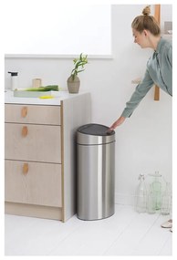 Stalowy kosz na śmieci otwierany na dotyk w kolorze matowego srebra 40 l Touch Bin – Brabantia