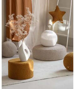Brązowa poduszka na sofę dziecięcą z materiału bouclé Star – Wigiwama