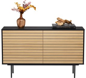 Czarna/naturalna niska komoda w dekorze dębu 140x84 cm Stripe – Woodman