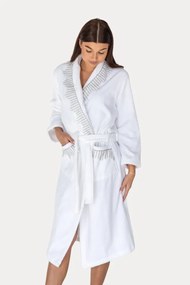 Damski elegancki szlafrok NOVA w ozdobnym opakowaniu S Biały