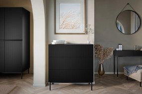 Komoda Nicole 100 cm z szufladami z ryflowanym frontem - czarny mat / czarne nóżki