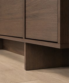 Komoda czterodrzwiowa Zolia 180 cm na cokole - orzech elegant