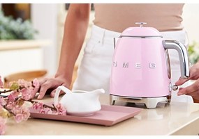 Różowy czajnik elektryczny ze stali nierdzewnej 800 ml Retro Style – SMEG