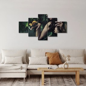 Obraz pełnej wdzięku kobiety z motylem (125x70 cm)