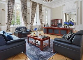 Skórzana kanapa 2-osobowa Palladio, wykonana ze skóry naturalnej, dostępne kolory brązowy, czarny, kremowy. Wygodna sofa do biura. Klasyczny stylowy design.