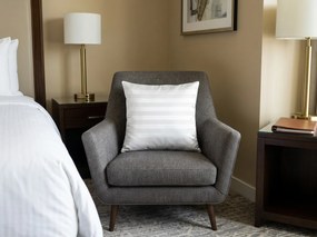 Poszewka na poduszkę z mikrofibry JASMINE 45x45 cm, biała