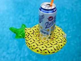 Dmuchany uchwyt na napoje ANANAS