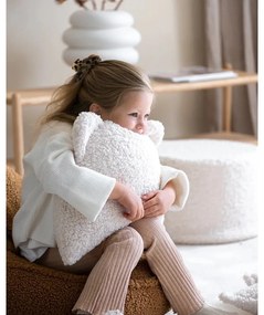 Kremowa poduszka na sofę dziecięcą z materiału bouclé Bear – Wigiwama