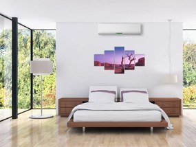 Obraz drzewa w pobliżu czerwonych skał (125x70 cm)
