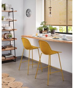 Metalowy/plastikowy hoker ogrodowy w kolorze ochry Quinby – Kave Home