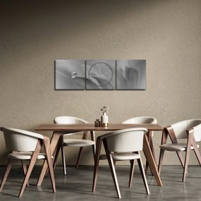 Obraz - Kropla na kwiecie, czarno - biały (z zegarem) (90x30 cm)