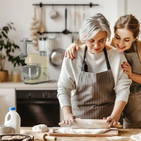 Klarstein Lucia 1800W 5L Robot Kuchenny z Maszynką do Mięsa Kremowy