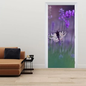 Fototapeta na drzwi - Motyl w lawendzie (95x205cm)