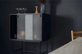 Czarna witryna z drzwiami przesuwnymi 70x109x40 cm Lekko – noo.ma