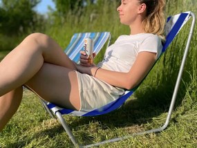 Składane leżak plażowy SAND, niebieskie paski