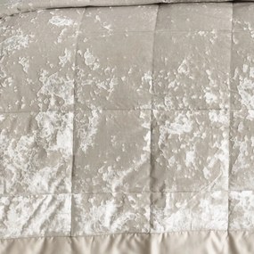 Beżowa aksamitna narzuta pikowana na łóżko dwuosobowe 220x220 cm Crushed – Catherine Lansfield