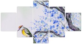 Obraz - ptak na drzewie z niebieskimi kwiatami (125x70 cm)