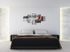 Obraz czerwonych starych wrotek (125x70 cm)