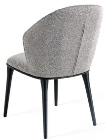 Stylowe krzesło Siena tapicerowane miękką tkaniną w odcieniu szarości. Miękkie siedzisko, zaokrąglone oparcie i metalowe nogi łączą nowoczesny wygląd z wyjątkowym komfortem.