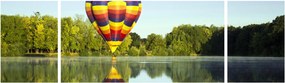 Obraz balonu na ogrzane powietrze nad jeziorem (170x50 cm)