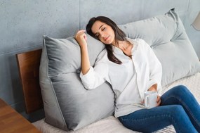 Poduszka na zagłówek PILLOW CHIC VELVET 180 szara SKANDICA