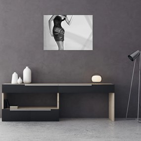 Obraz na szkle - Kobieta w krótkiej sukience (70x50 cm)