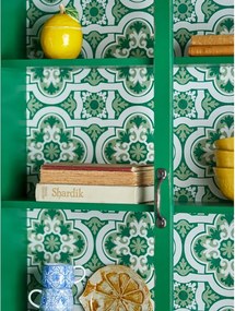 Zielona witryna z litego drewna jodłowego wisząca 81x122x22 cm Hazem – Bloomingville