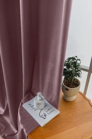 Jasnofioletowa zaciemniająca zasłona VELVET 140x270 cm Zawieszanie: Taśma z wiązaniami