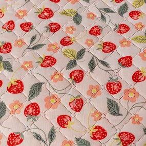 Narzuta na łóżko ze wzorem STRAWBERRY różowy Rozmiar: 220 x 240 cm
