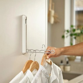 Metalowo-plastikowy uchwyt na wieszaki Orderly – Joseph Joseph