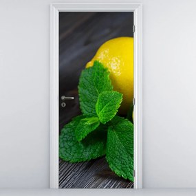 Fototapeta na drzwi - Cytryna i mięta na stole (95x205cm)